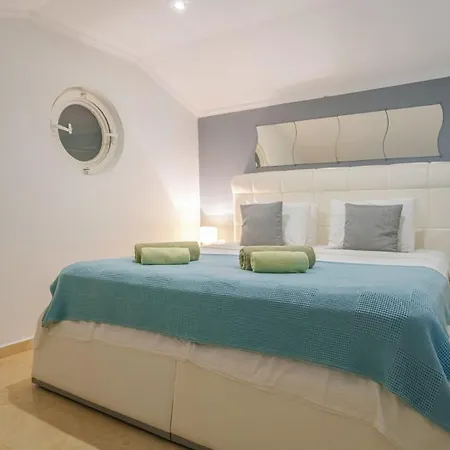 5 Bedroom 3370