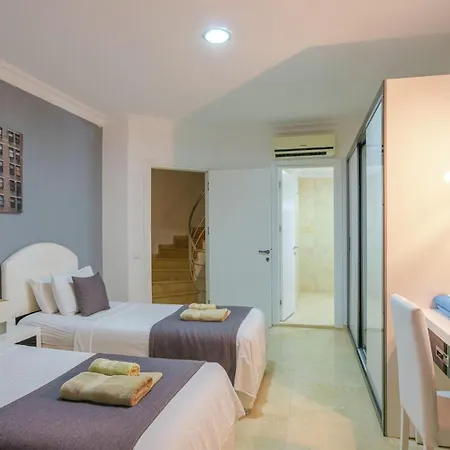 Villa 5 Bedroom 3370
