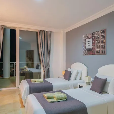 5 Bedroom 3370