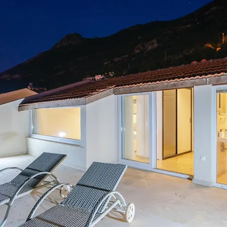 Villa 5 Bedroom 3370