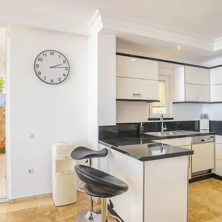 5 Bedroom 3370 *