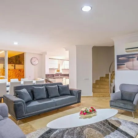 5 Bedroom 3370